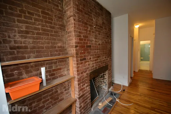 Rented by Mdrn Residential | media 37