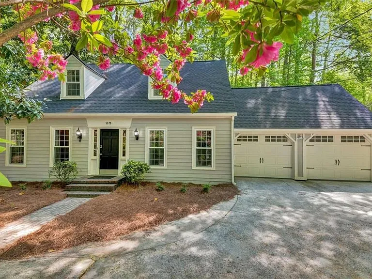 Roberts Dr — Photo 2
