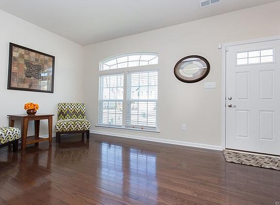 3rd image of 6917 Bolelyn Dr