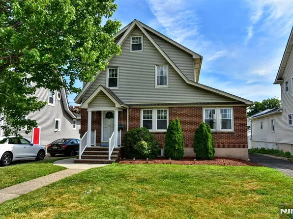 225 Passaic Ave, Hasbrouck Heights, NJ 07604