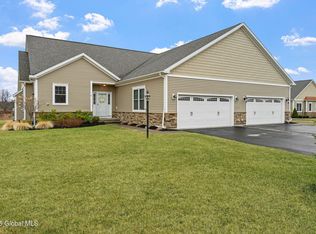 6 Elena Ct, Mechanicville, NY 12118
