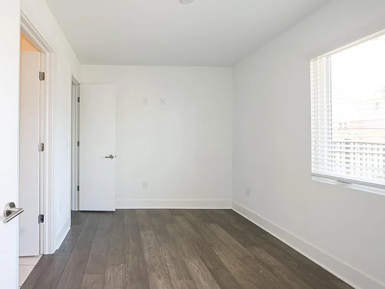 1145 Kirkwood Ave SE #14 — Photo 4