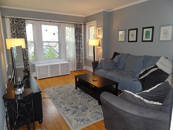 3rd image of 3325 N Seeley Ave #3