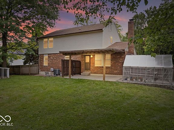 2nd image of 8279 Castle Rock Ct