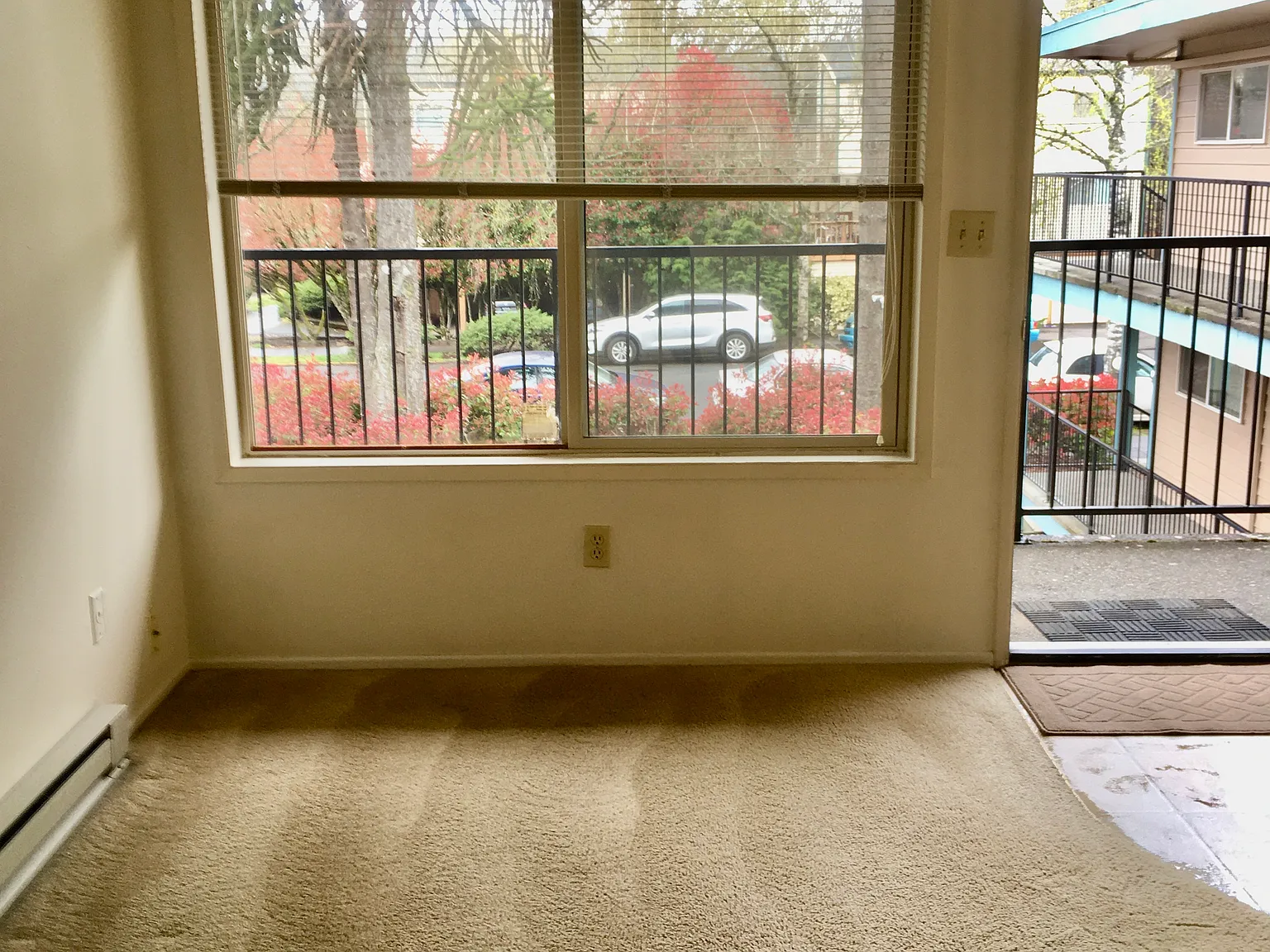 2 bed, 800 sqft, $1,595 — Photo 2