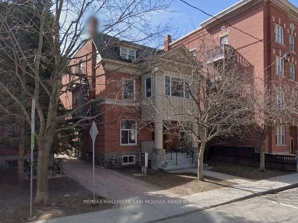 240 Cooper St #6, Ottawa, ON K2P 0G4