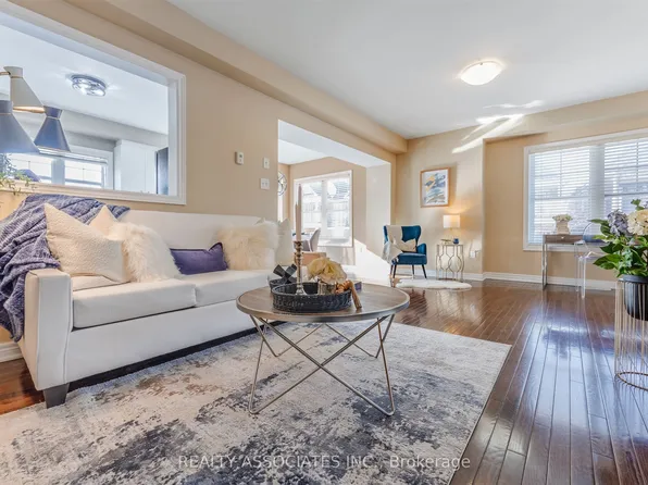 19 Bearings Ave, Whitchurch Stouffville, ON L4A 0W6