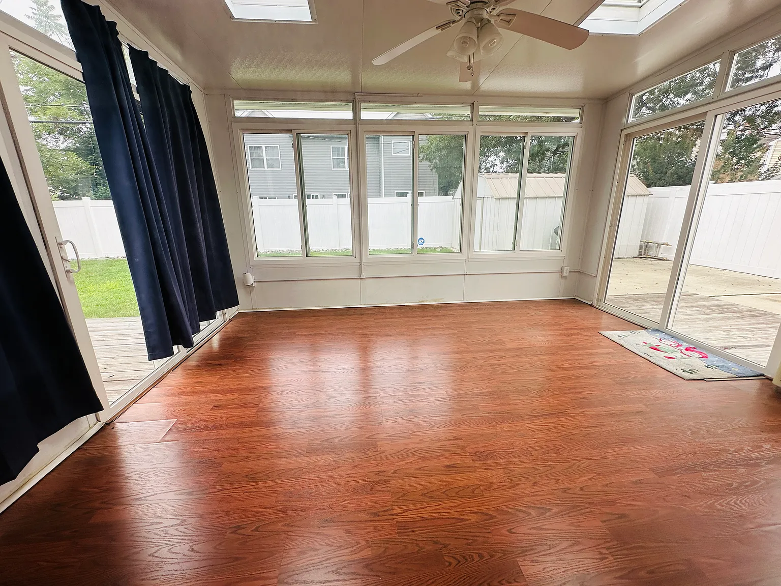 4 bed, 1600 sqft, $4,550 — Photo 3
