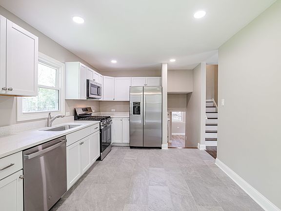 5th image of 25455 W Hilldale Ave