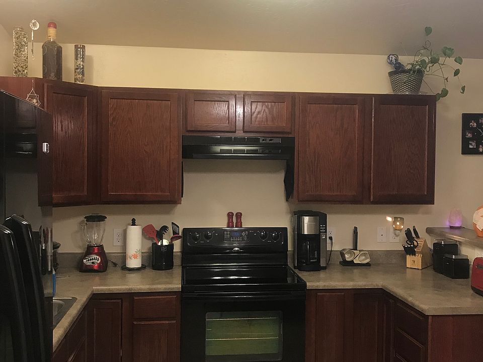 Cherry oak kitchen cabinets