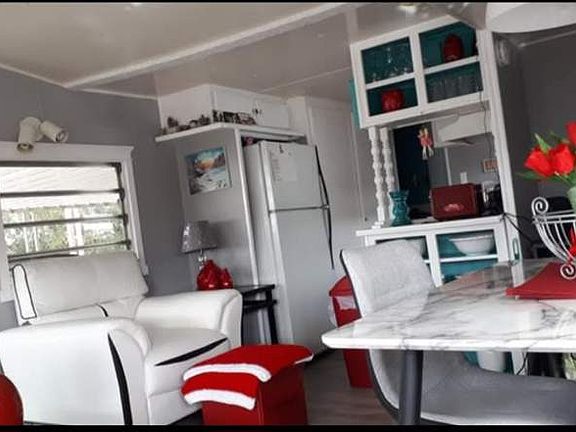 4th image of 1050 S Arizona Blvd #122