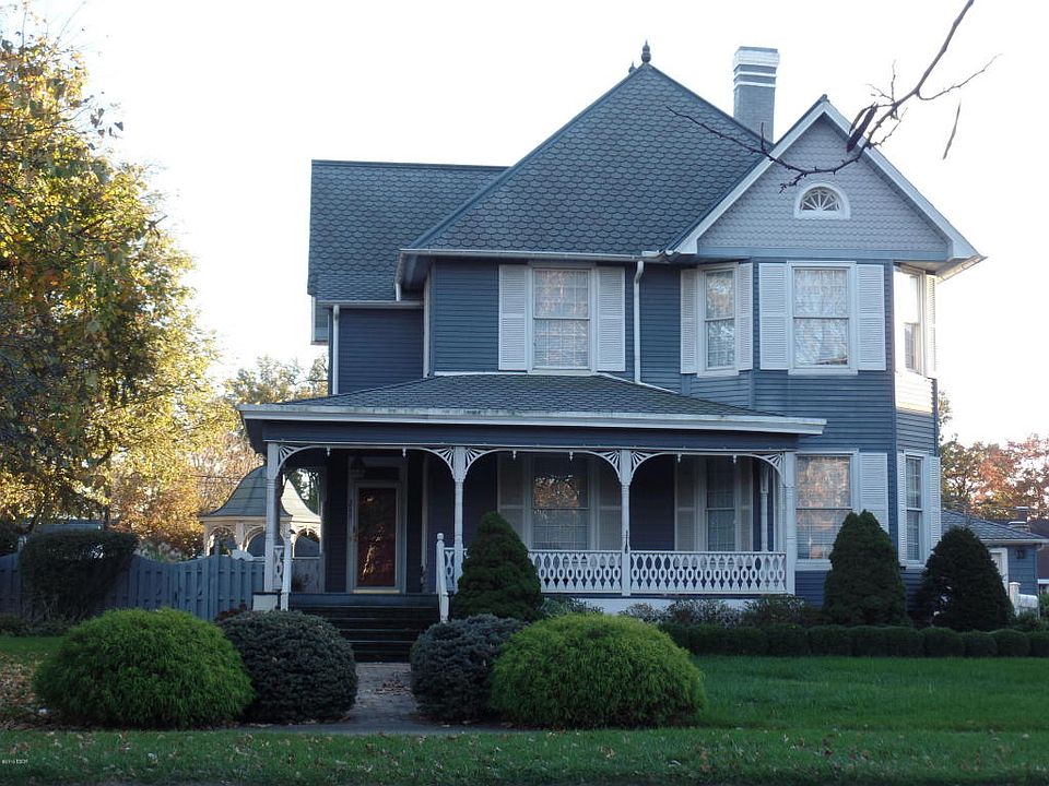 1st image of 211 W Poplar St