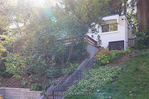 130 Neville Park Blvd Photo 1