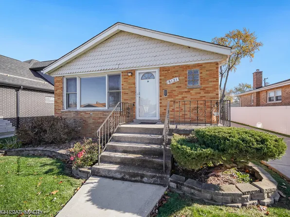 8121 McVicker Ave, Burbank, IL 60459