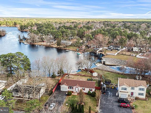 3rd image of 100 Split Rock Rd