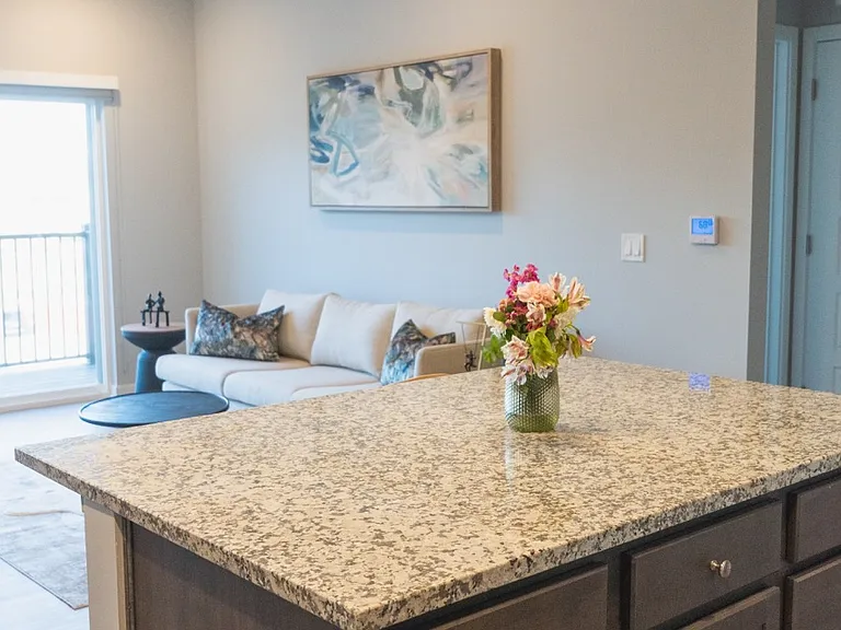 ivi Apartments — Photo 14