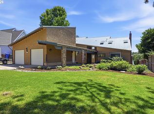 20122 NE Interlachen Ln, Fairview, OR 97024