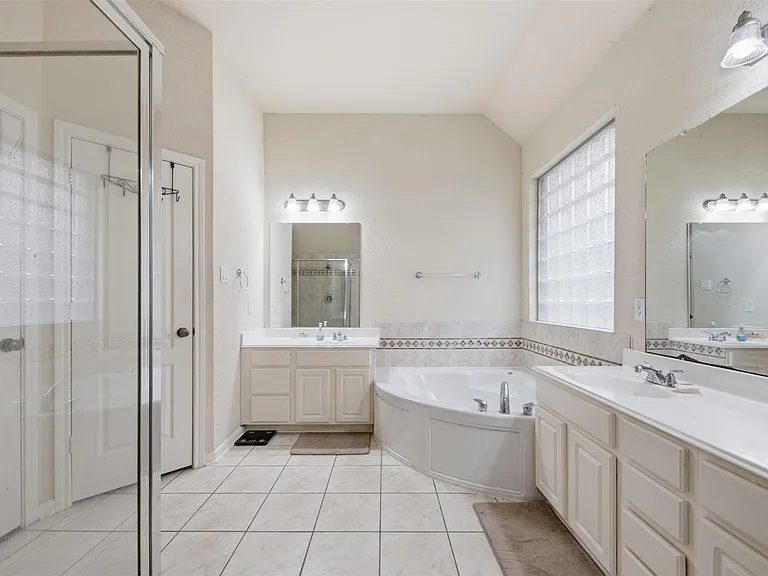 3331 Lost Maple Forest Ct — Photo 25