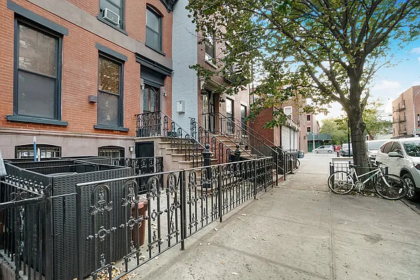 Rented by Twyford Real Estate | media 29