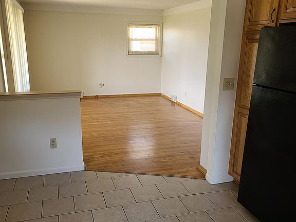 5th image of 7860 August Ave