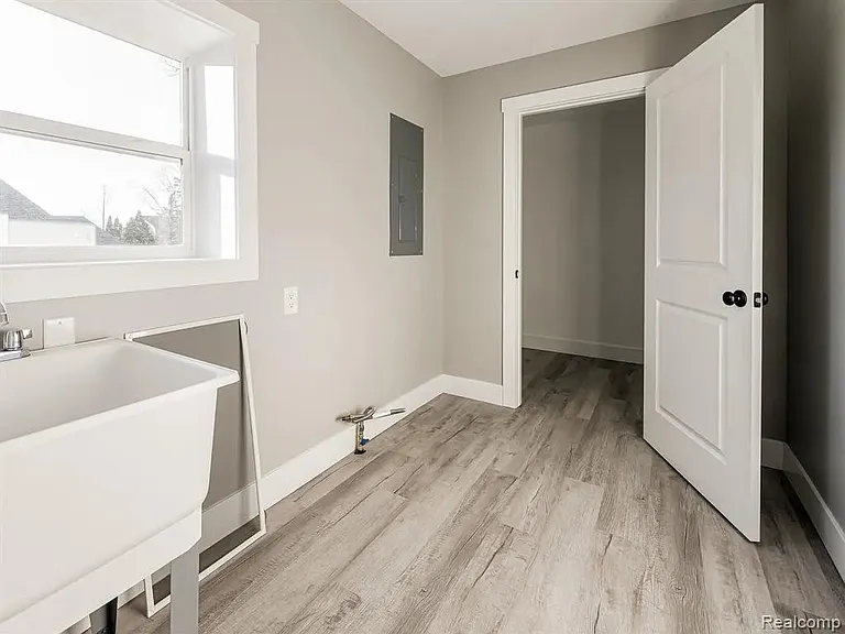 311 Longspur Ln — Photo 14