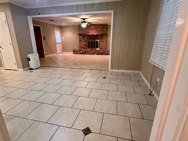1564 Montclair Cir S — Photo 10