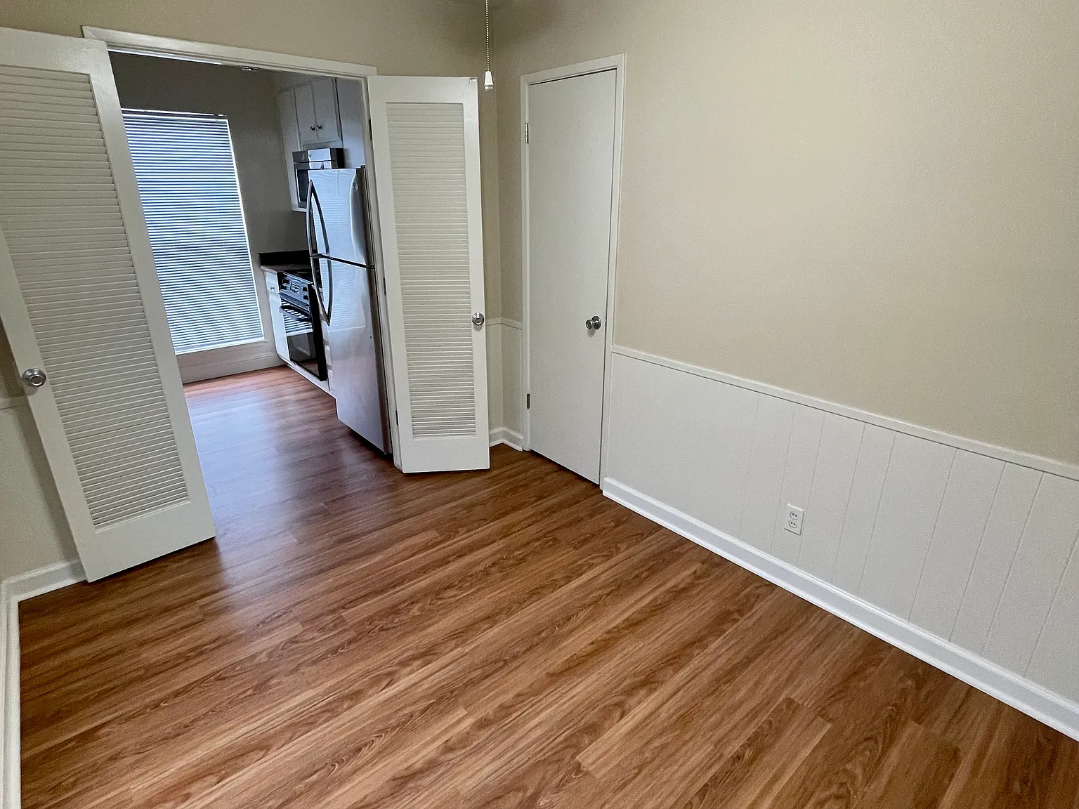 Montclair Dauphine Apartments — Photo 3