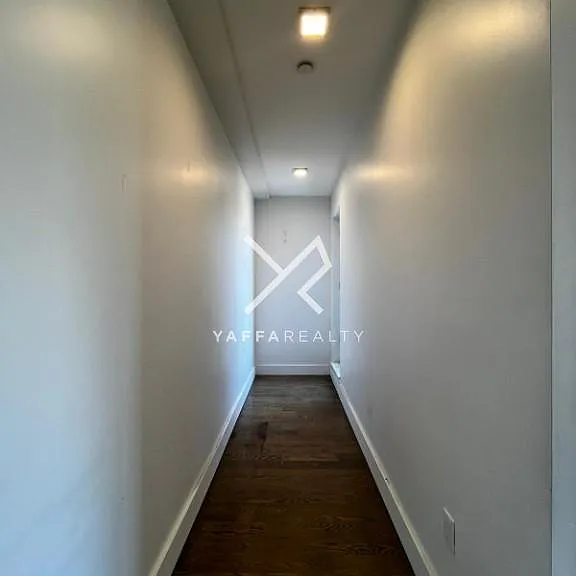 806 Saint Johns Pl #5A — Photo 4