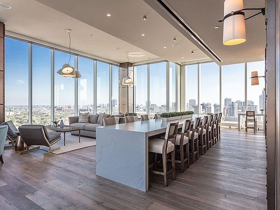 4th image of 846 W Fullerton Ave #201
