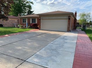 4969 Armonk Dr, Sterling Heights, MI 48310