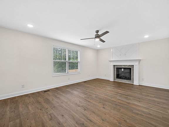 4th image of 689 S Forest Brook Ct Lot 225