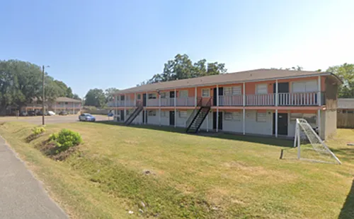 893-905 Campus St Photo 1