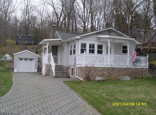 39 Lakeside Ave, Stockholm, NJ
