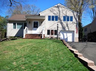 101 Greenwood Rd, New Providence, NJ 07974