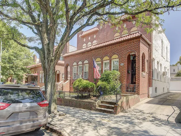 30-37 83rd St, East Elmhurst, NY 11370