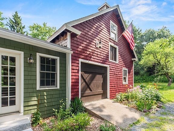 3rd image of 287 Taunton St