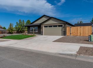 1741 Hondeleau Dr, Medford, OR 97504