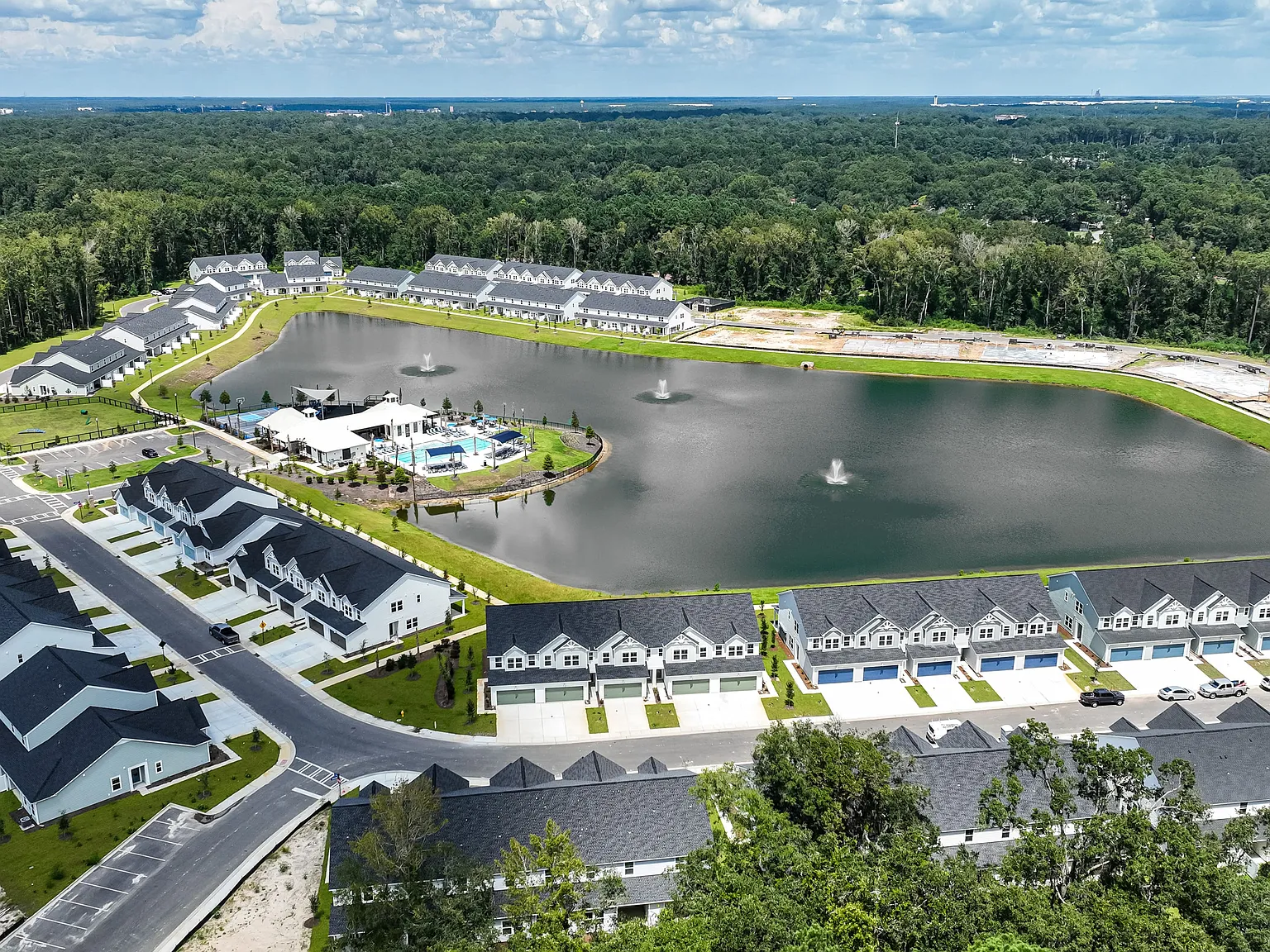Clear Lake Reserve Townhomes — Photo 3