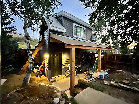 3rd image of 415 Alpine Ct