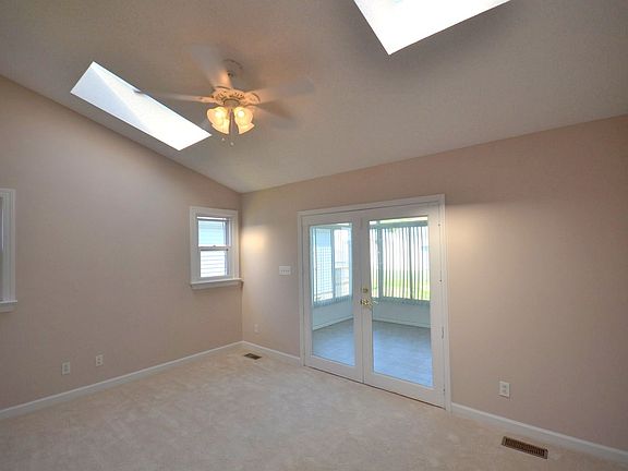 5th image of 7450 Diven St