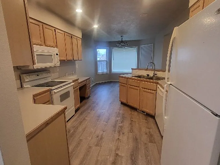 1650 E Green Meadow Ct — Photo 2