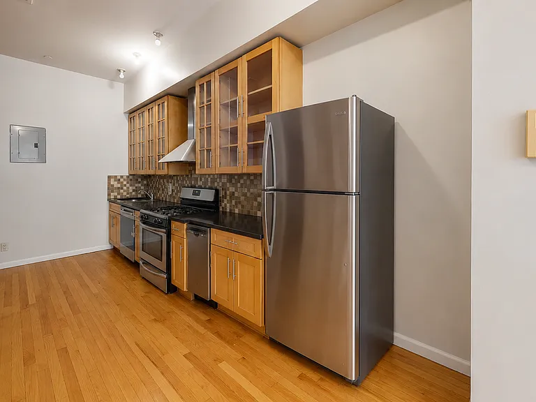 16 Goodwin Pl #1F — Photo 2