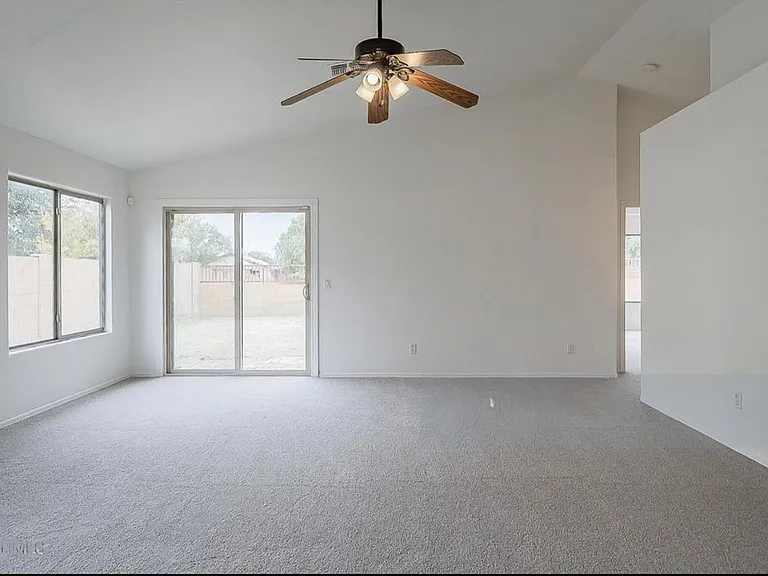 2214 W Saint Catherine Ave — Photo 2