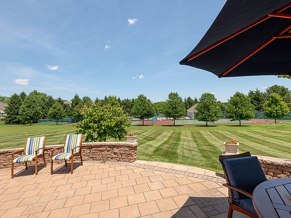 View- community pool/tennis