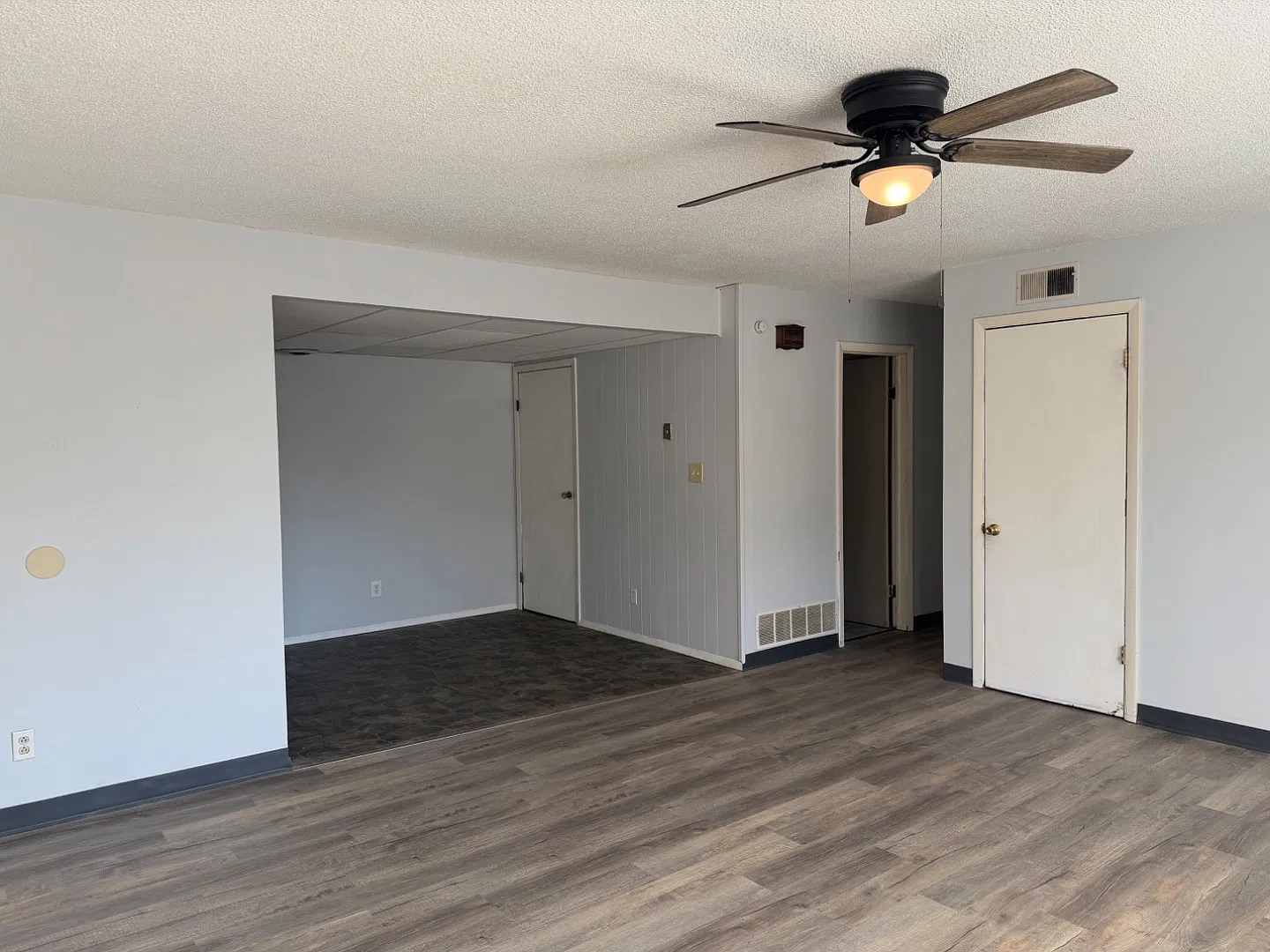 201 W Allen St - 211 — Photo 2