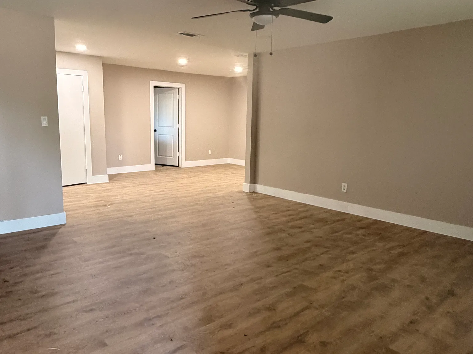 4 bed, 1800 sqft, $2,390 — Photo 2