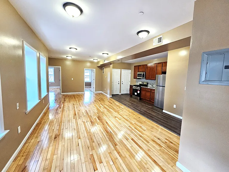 37 N Burnett St #1A — Photo 4
