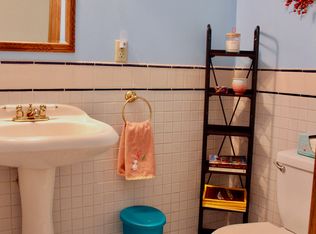 26 N Holly Ave, Fox Lake, IL 60020