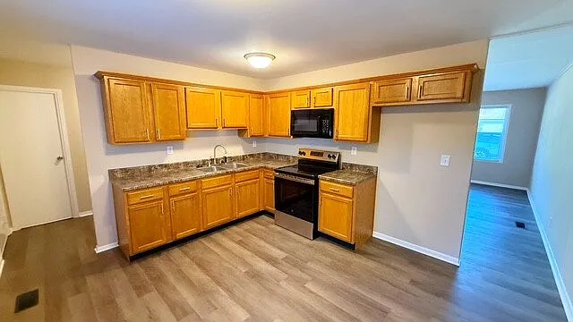 7535 E 35th St — Photo 5