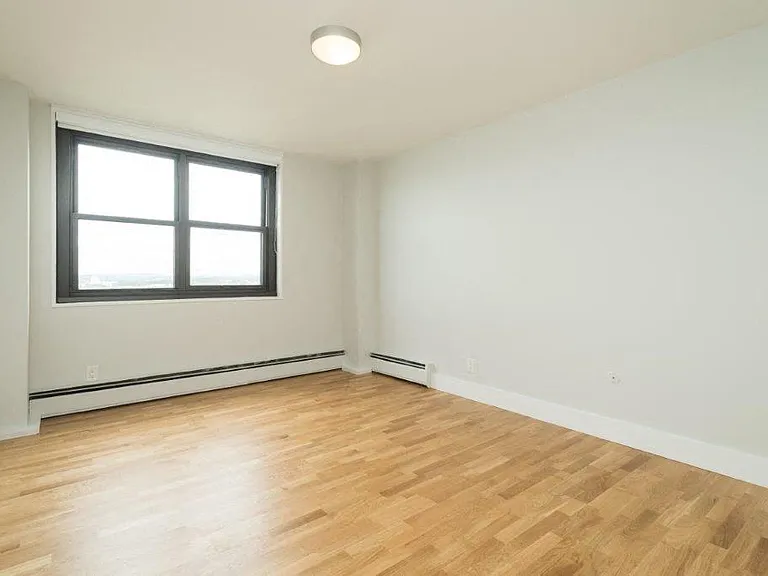 Carson Tower — Photo 98